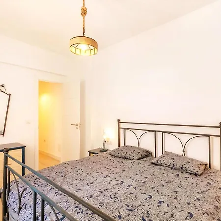 Loft Cruz *